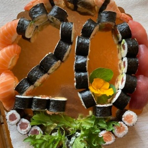 narozeninovy_tac_sushi
