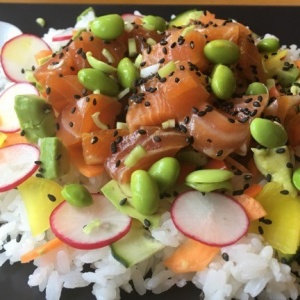 poke_losos_sushimi_kurim_bistro