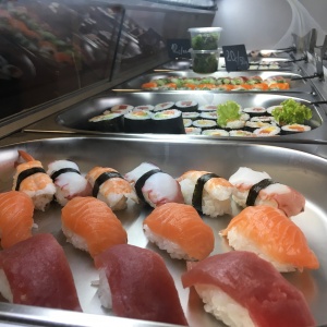 sushi_vitrína1