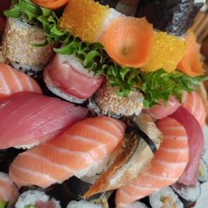 Narozeninove_sushi_dorty_kuřim