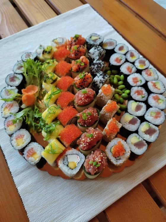 Sushi tácy