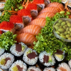 Sushi_mix_party_edamame_Kuřim